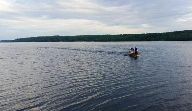  В Плесе перевернулась моторная лодка 