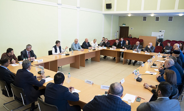 Губернатор провел встречу с представителями  национально-культурных объединений