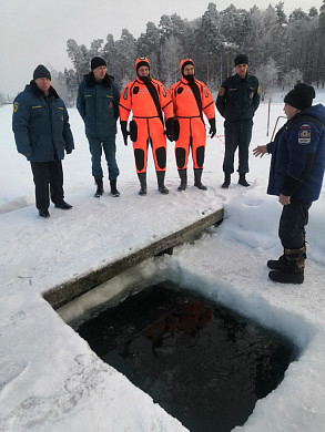  Ивановских спасателей экипировали гидрокостюмами 