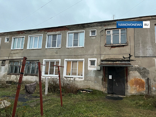 Жители дома в Юрьевце жалуются на падающие кирпичи