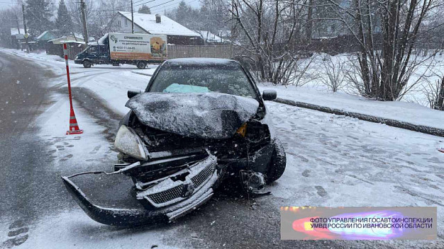 В Иванове из-за 2 ДТП с Mitsubishi госпитализированы 2 пострадавших