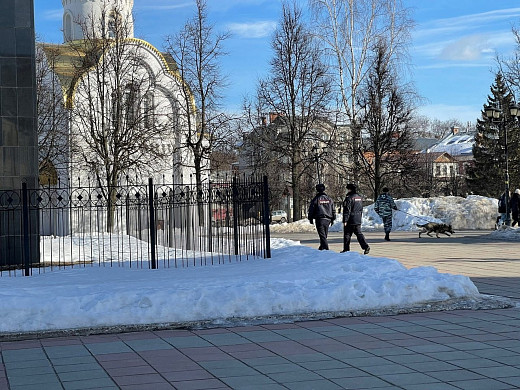 Ивановская полиция на площади Революции готовится к своей спецоперации