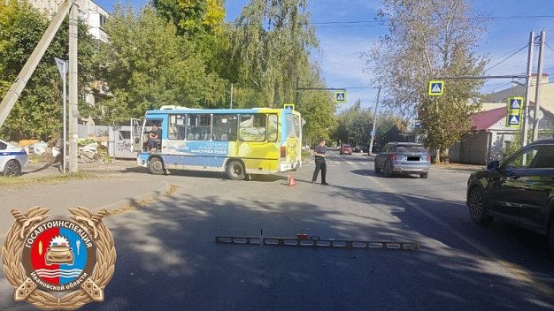 На Сортировке водитель автобуса сбил женщину и уронил ребенка в салоне 