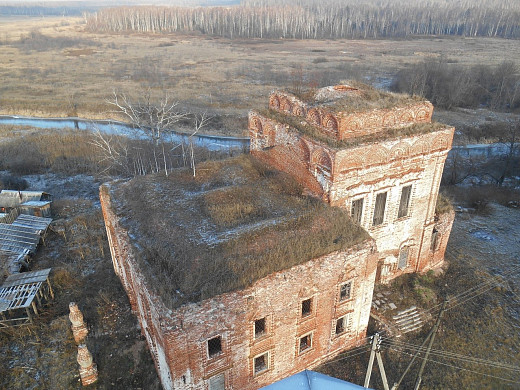 На старинном храме в селе Воскресенское установили крест