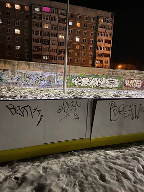  В Иванове вандалы ломают новенький стадион 