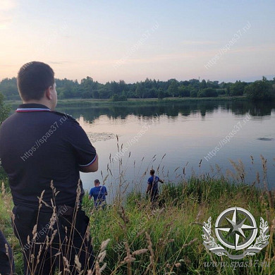 В Юрьевце перевернулась лодка с шестью людьми
