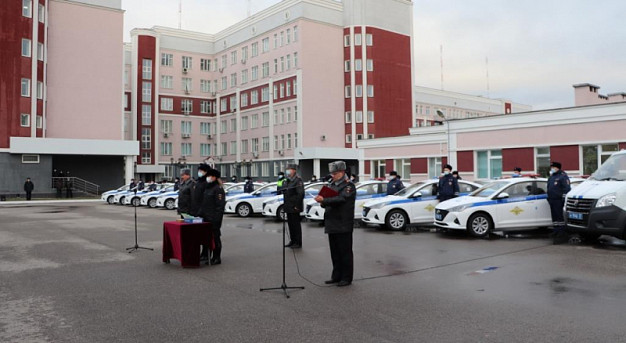 Полиция в регионе получила новые автозаки, легковушки и спецмашины для транспортировки собак