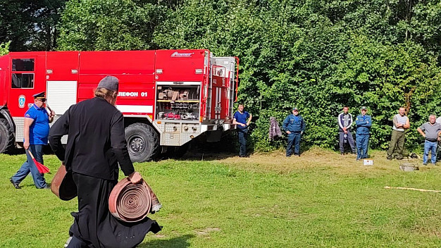 Добровольная пожарная команда Николо-Шартомского монастыря стала лучшей