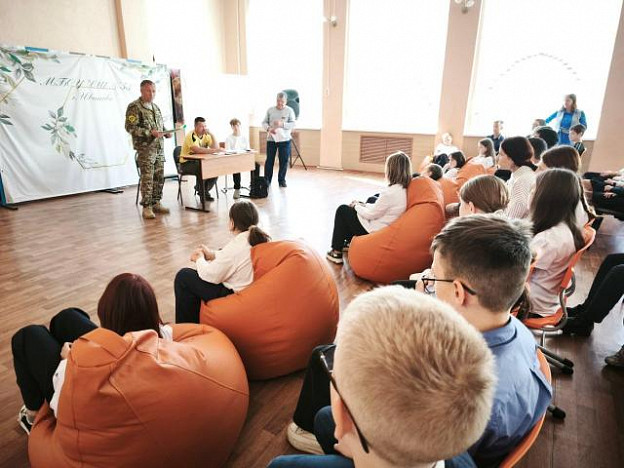 Детям одной из ивановских школ устроили стихотворный вечер памяти 
