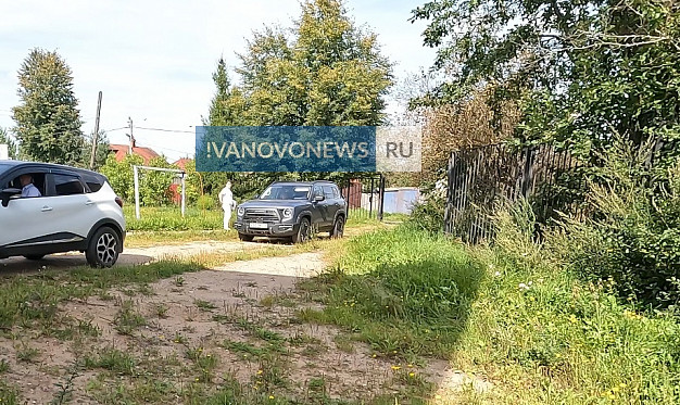В Лежневе глава района ездит на внедорожнике за 3,5 миллиона