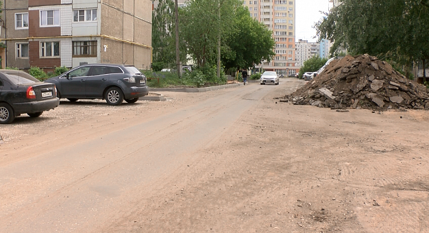  В Иванове автомобилисты мешают строительству парковки 