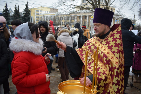 Ивановские студенты торжественно освятили зачетки