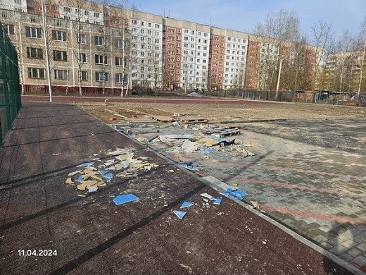 Ученикам 44-й гимназии предлагают убрать строительный мусор вокруг нового корпуса