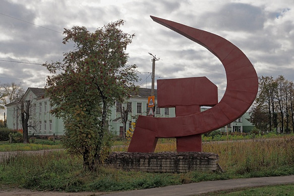 В Ивановской области снесут памятник «Серп и молот»
