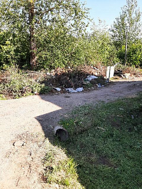 В Родниках контейнерная площадка установлена в нарушении всех норм