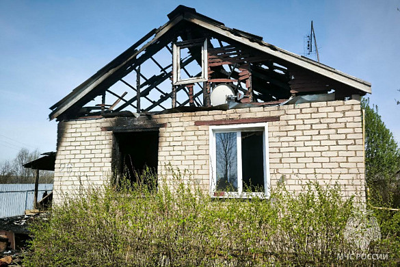 В Елховке сгорели два дома и баня