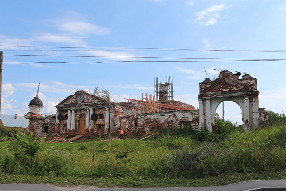 В регионе начались противоаварийные работы на "зимнем" храме и "холодной" церкви