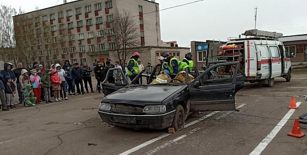 Ивановские байкеры накормили школьников кашей, полезными знаниями и экшеном