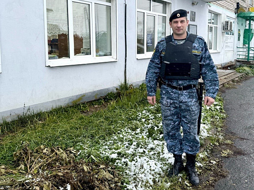 В Ивановской области пристав помог потерявшейся девочке найти маму