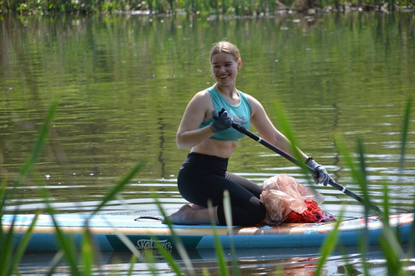 В Иванове волонтеры на сапбордах выловили из Уводи почти 200 килограммов мусора