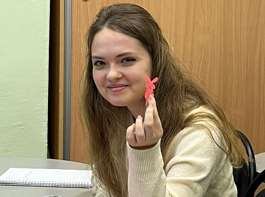 Студентов химуниверситета научили вырезать китайские снежинки