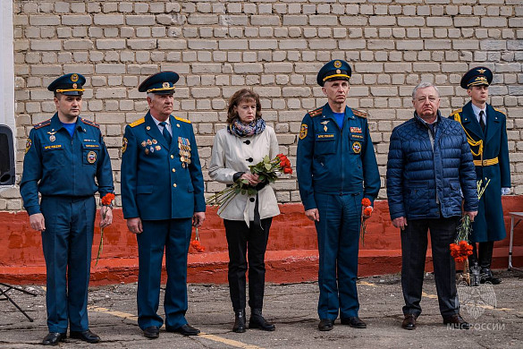 В Иванове открыли мемориальную доску погибшему на СВО майору МЧС Алексею Липскому