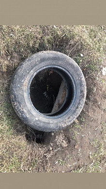 Новая яма во дворе жилого дома в Иванове
