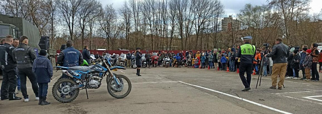 Ивановские байкеры накормили школьников кашей, полезными знаниями и экшеном