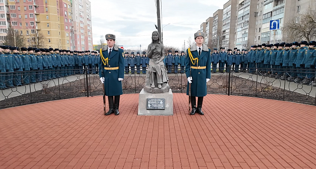 В Иванове открыли памятник «Женщинам защитников Отечества»