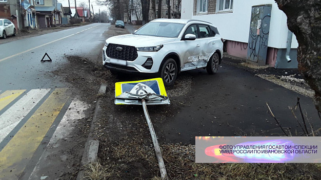  В Шуе в ДТП пострадала пассажирка отечественного авто 