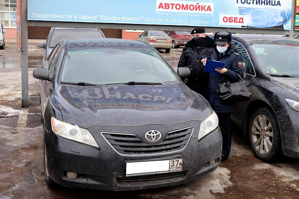 На парковке «ТекстильПрофи» приставы нашли и изъяли иномарку должника 