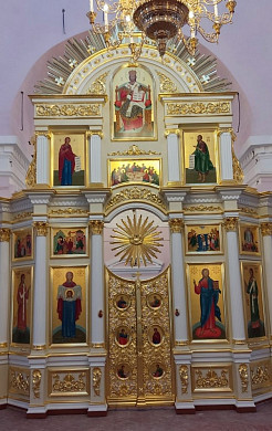  Палехские мастера смонтировали иконостас в новгородском храме 