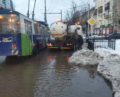  В Иванове коммунальщики вышли на борьбу с подтоплениями 
