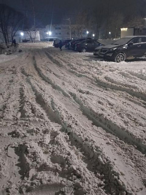 Из-за бесхозной нерасчищенной дороги страдают автолюбители