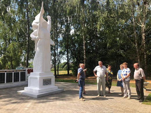В Гаврилово-Посадском районе завершили благоустройство памятника погибшим воинам