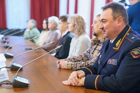 13 человек, прибывших в Ивановскую область из новых регионов, получили российские паспорта