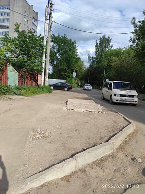 В Иванове снесли опасную контейнерную площадку у детского сада