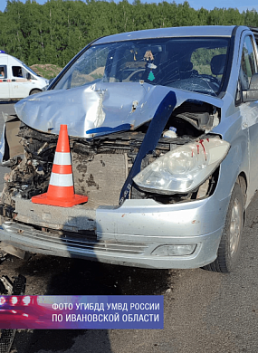 В Шуйском районе большегруз столкнулся с легковым автомобилем