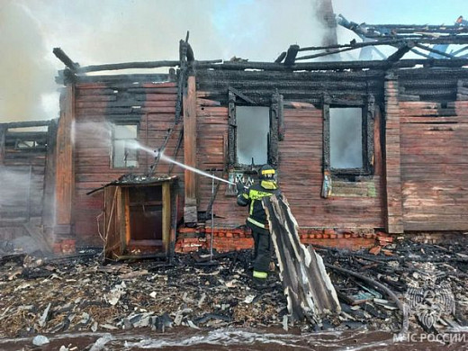 Пожилой мужчина погиб на пожаре в Комсомольском районе