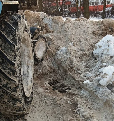  В Иванове начали чистить от снега и льда дождеприемники 