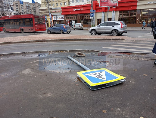 Водители большегрузов  продолжают  сносить знаки на пл. Победы в Иванове