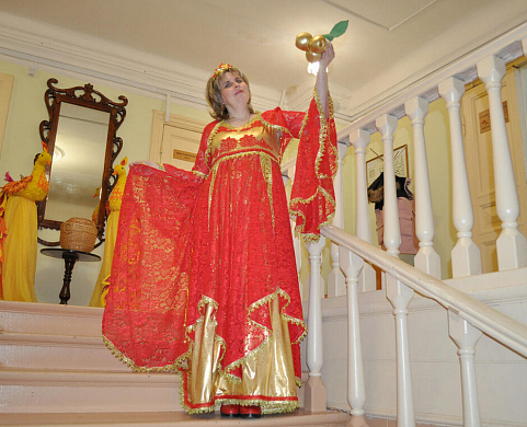 Костромская Снегурочка пригласила палехскую Жар-птицу на день рождения 