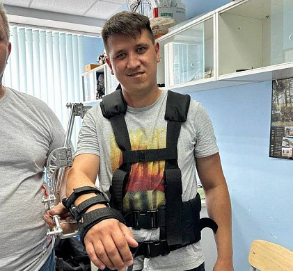 «Защитники Отечества» помогли ветерану СВО восстановить подвижность руки