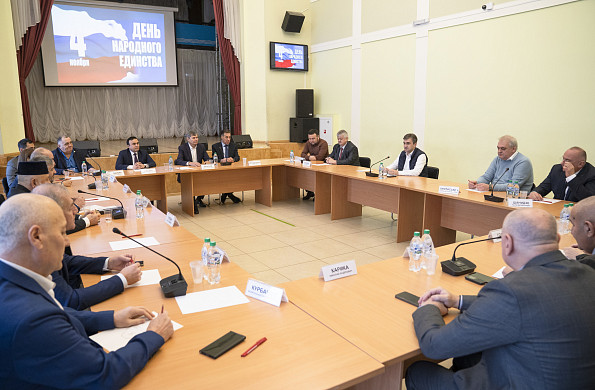 Губернатор провел встречу с представителями  национально-культурных объединений
