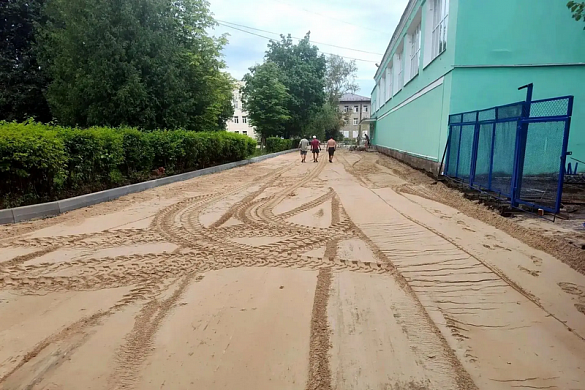  В Иванове ремонтируют стадион «Автокраны» 