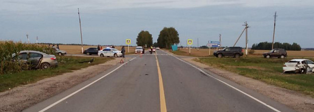  В Гаврилово-Посадском районе машины после ДТП выехали в поле 