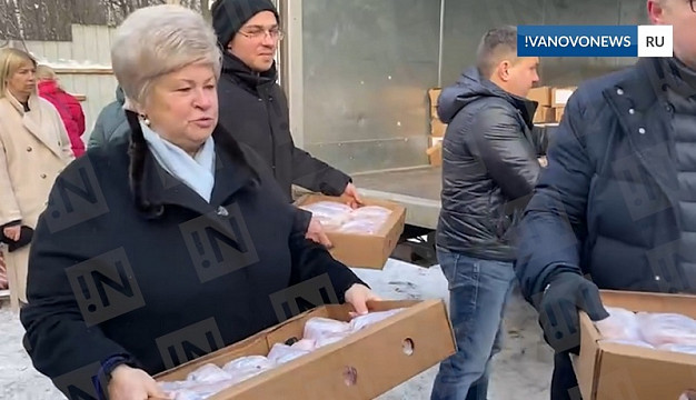 Депутаты Ивгордумы привезли в «Майский день» головы, желудки и шеи с птицефабрики