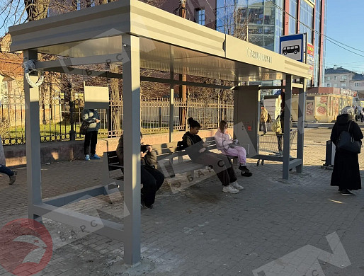  Вандалы начали громить новые остановки в Иванове 