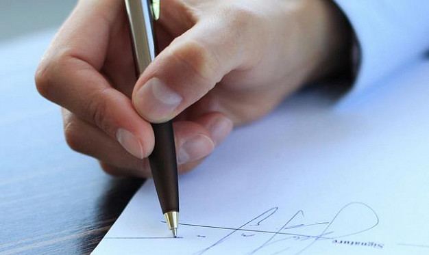 19-летний житель Комсомольска подделал подпись отца и зарегистрировал его машину на свое имя