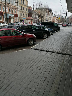 На остановке общественного транспорта в Иванове нет лавочек